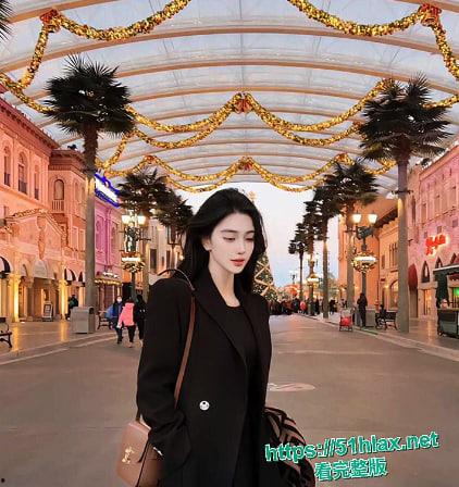 贵州高颜少妇杨晓倩被老公带给兄弟3p调教 双龙猛操口交后入 绿帽老公全程录像被兄弟曝光-4