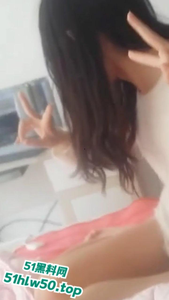 瓜友投稿菏泽学院【王誉洁】调教成骚逼母狗，竟拒绝双飞渣男一气之下将其视频曝光！-5