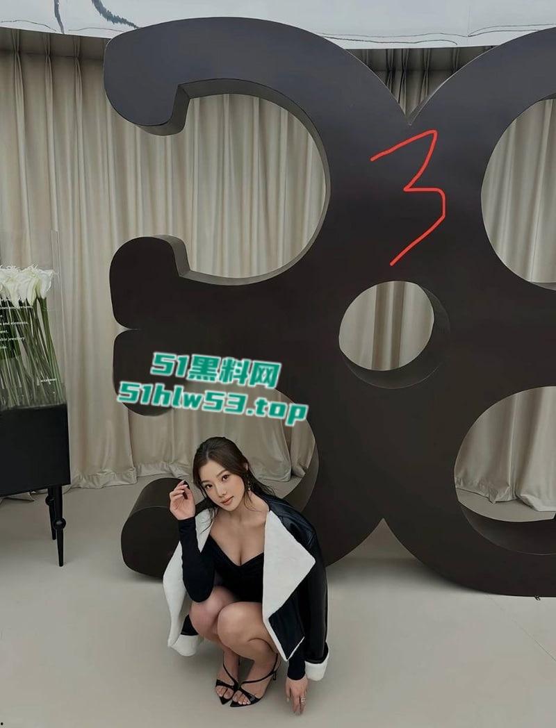 抖音163W粉丝女网红【Yuri睿哥】曝光男友陈观宇劈腿,带小三回家啪啪啪,并曝出2分34秒性爱视频!-24