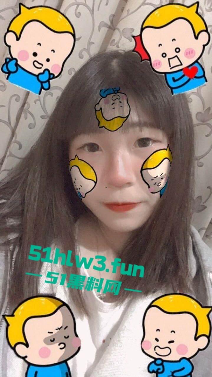 反差母狗学生妹【任荣华】身材娇小纤细小嫩妹,私下母狗一条各种自拍勾引金主骚的没边了。-9