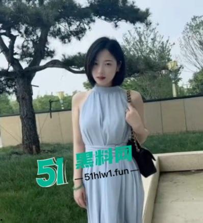 抖音短发【恶毒小姨】直播走光,忘关摄像头换衣全过程曝光,封号后又重新开播,居然还是这套路!-2