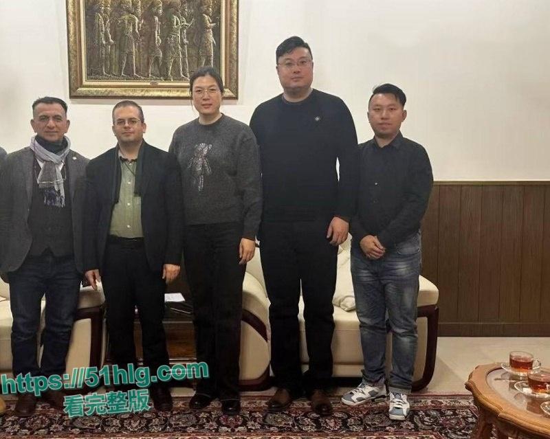 【南京】眼镜骚货【朱长银】的诈骗帝国!粉嫩骚逼和深喉操昏大领导,资源钱财尽收,揭开诈骗界的黑暗一面-1