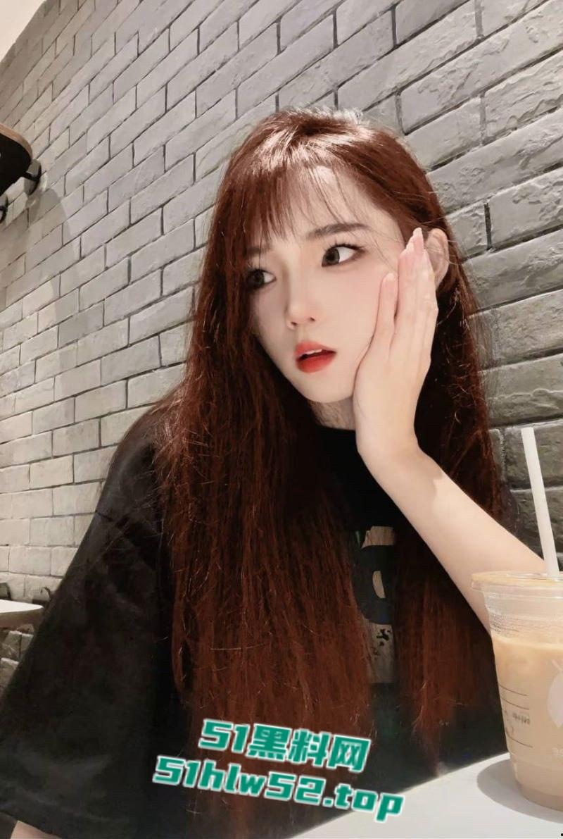 陌陌勾搭极品女神,酒店约炮吃鸡视频曝光,口交深喉技术娴熟媚眼含情勾魂十足!-2