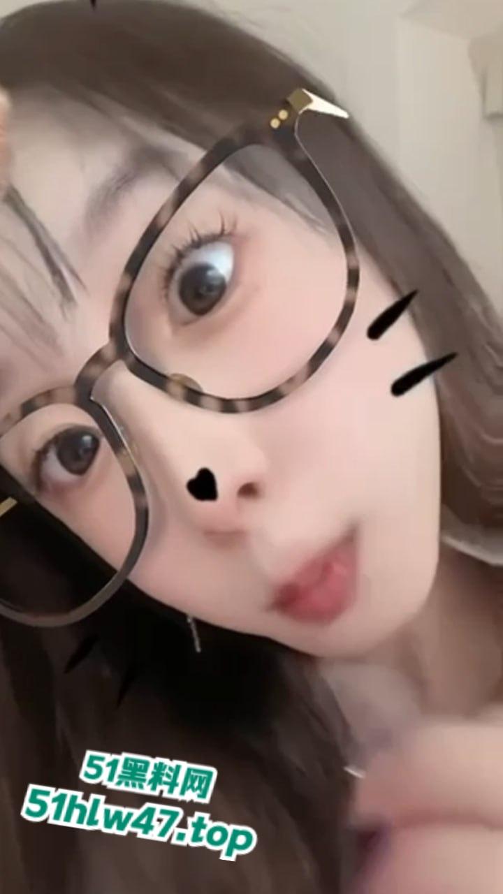 曝光东南亚骗子小仙女,套路公司骗了公司路费后各种借口,撒谎被海关带走乱扯皮。-3