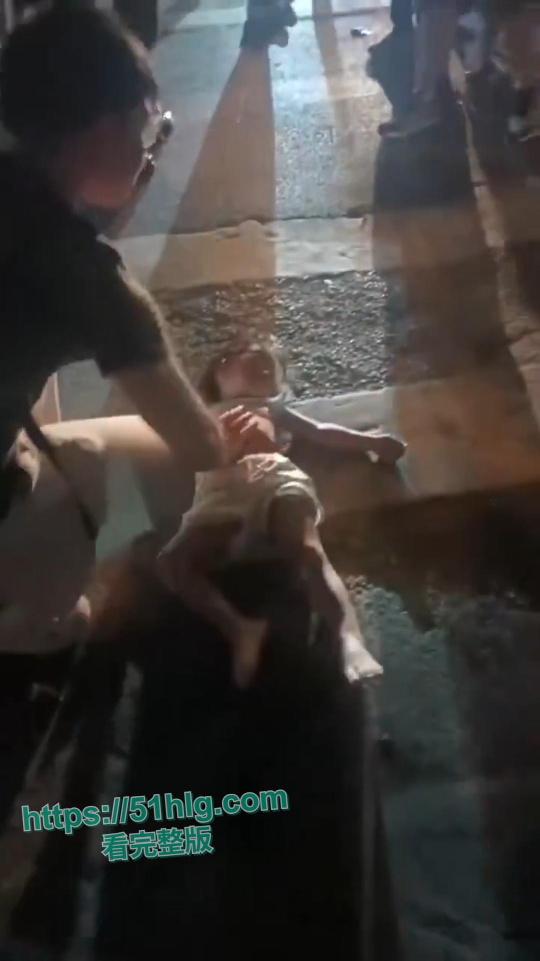 【广州海珠区】惨烈车祸现场,6人受伤孩童遭殃:现场一片狼藉惨不忍睹-7