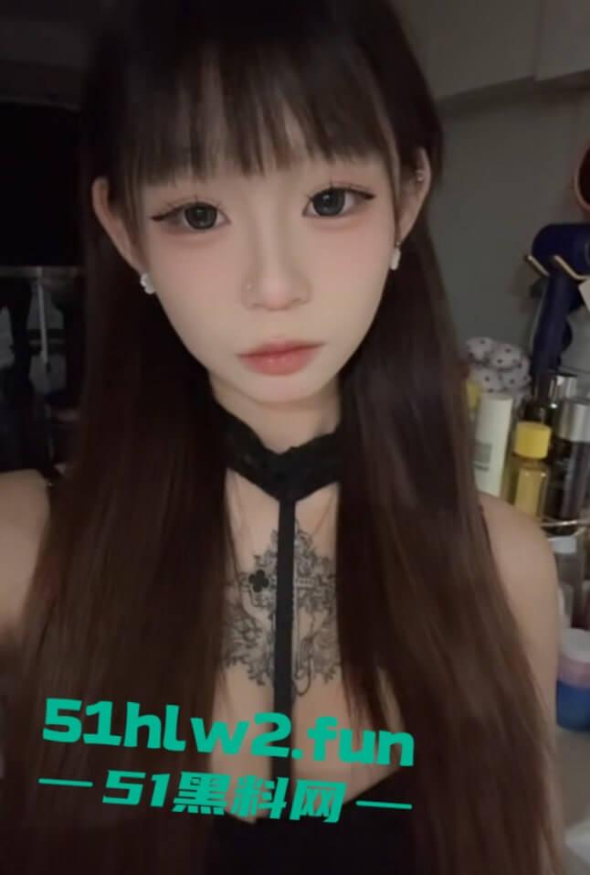 榜一大哥的专属尤物,抖音爆乳萝莉网红【小姜姜】自慰视频流出,白虎粉鲍奶子纹身,情人节给兄弟们送福利!-2