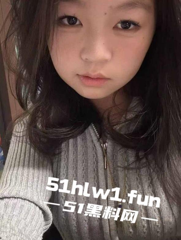 山东滨州博兴三中学生妹【于翰然】SM现场视频为了追求极致体验屁股都被大叔给打烂流血了-3