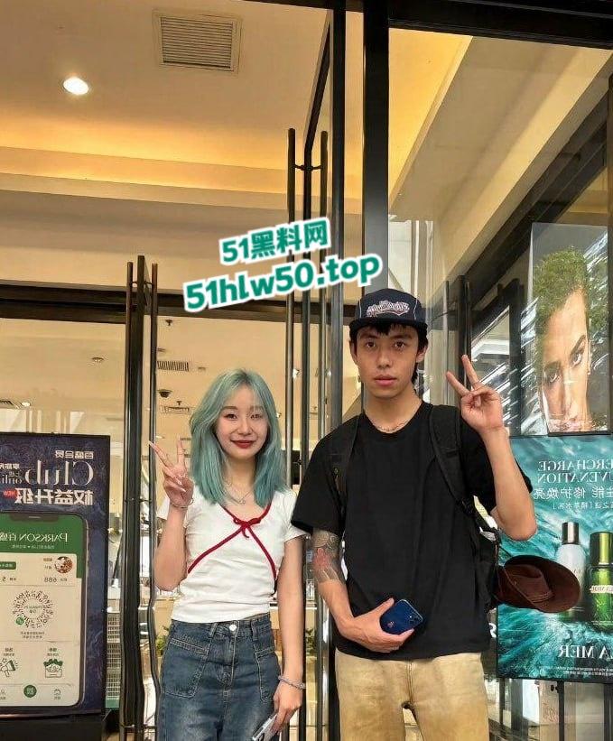 抖音500万粉网红伤心男人【黄博文】塌房,女粉A到EFG排队,一骑绝尘的转场达人or首裆其冲的铁杆炮兵?-2