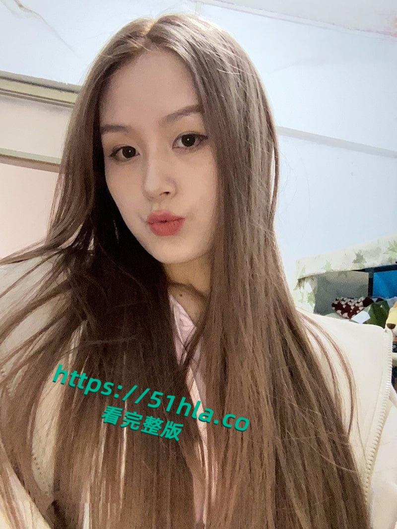 陕西西安极品舞蹈生惨遭分手后被渣男曝光,私拍深喉口爆一字马样样精通,完美露脸淫骚至极!-6