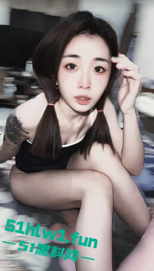 约炮大神投稿自己21岁极品纹身母狗【卢欣柔】年纪轻轻会的不少,各种姿势任猛男持续输出-13