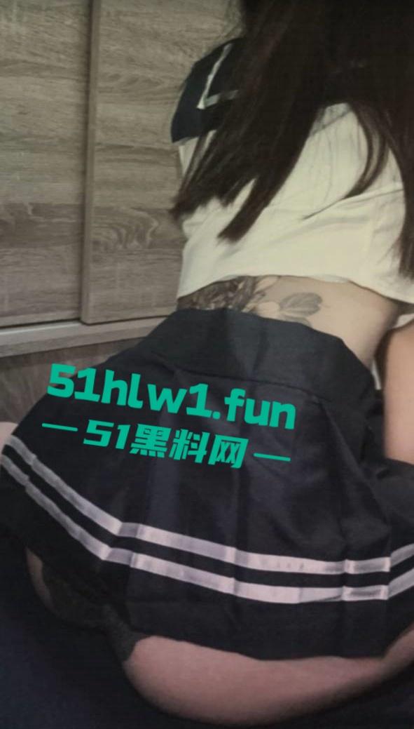 约炮大神投稿自己21岁极品纹身母狗【卢欣柔】年纪轻轻会的不少,各种姿势任猛男持续输出-18