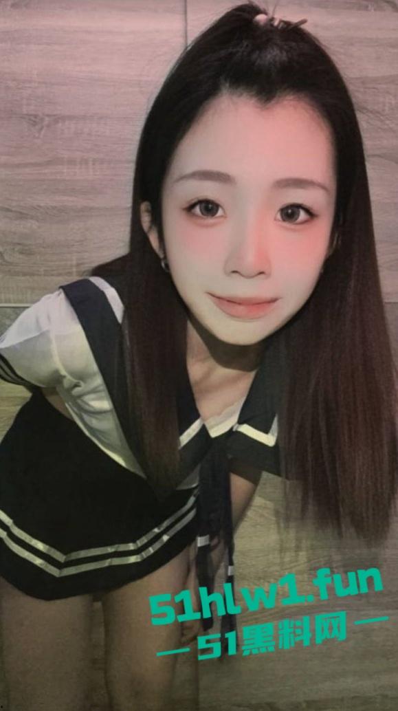 约炮大神投稿自己21岁极品纹身母狗【卢欣柔】年纪轻轻会的不少,各种姿势任猛男持续输出-27