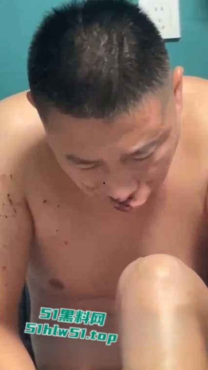 山东沂水泉子湖抓奸现场,偷情男女全裸出镜,00后渣女【苗繁荣】事迹在当地广盛流传成经典!-1