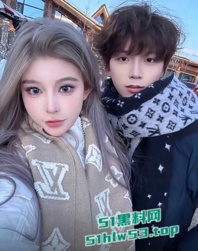 百万网红【妍妍酱】复吸实锤+私生活混乱彻底塌房,柬埔寨当扶手坐台视频流出,过夜费竟高达1500美刀天价。-4