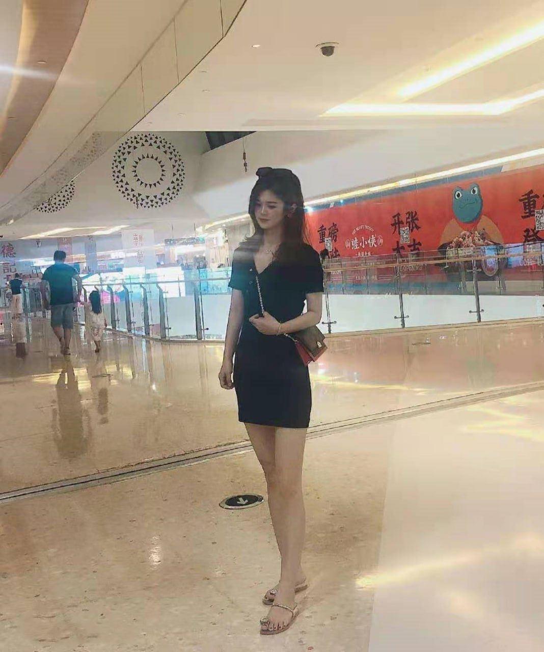 广东省河源市人妻胡玉梅出轨视频被情夫曝光 贤妻良母与放荡母狗无缝衔接 身材一流 那淫荡的呻吟是不知道是有多饥渴-3