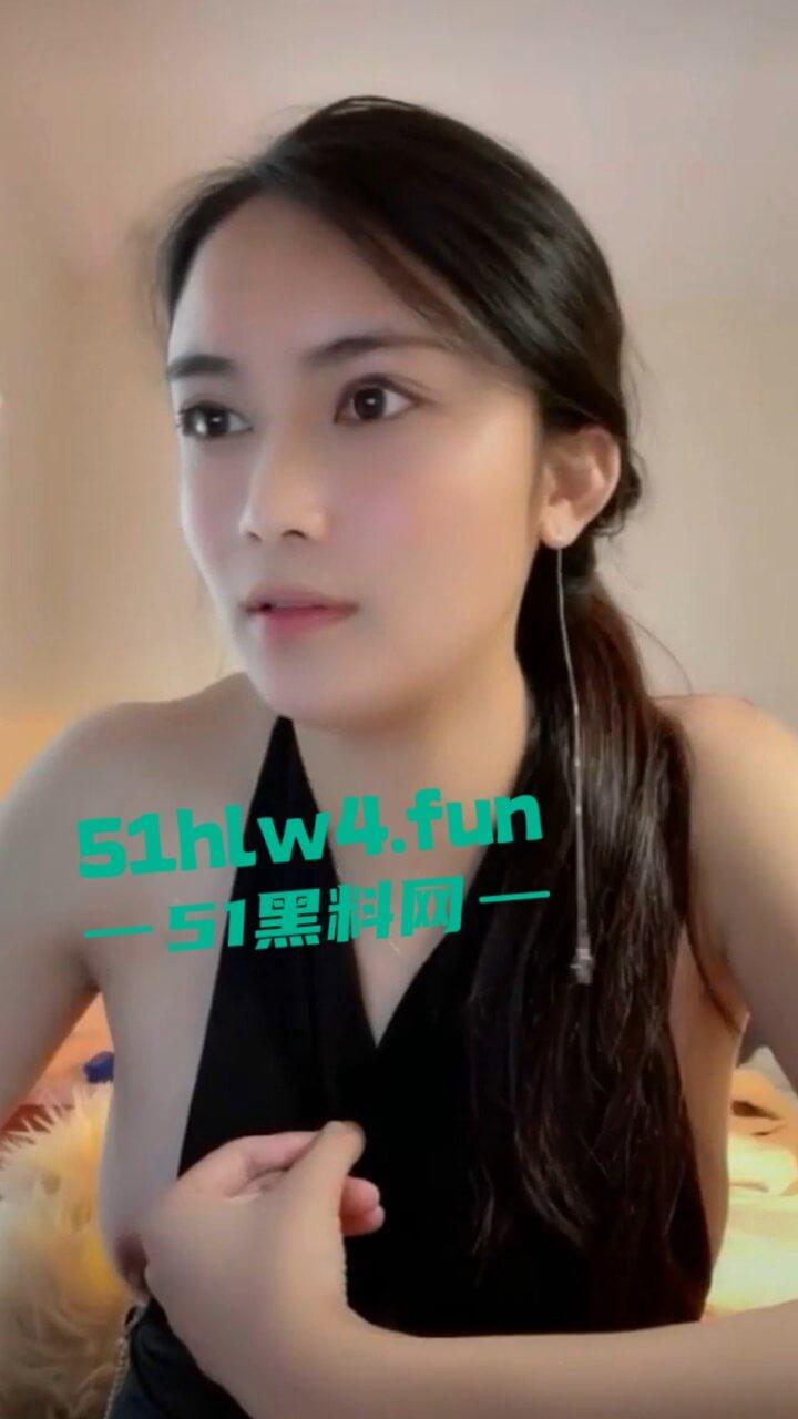 抖音极品女神【颜不乖】大奶长腿御姐，换各式情趣装镜头前骚舞，土豪高价定制福利流出。-9