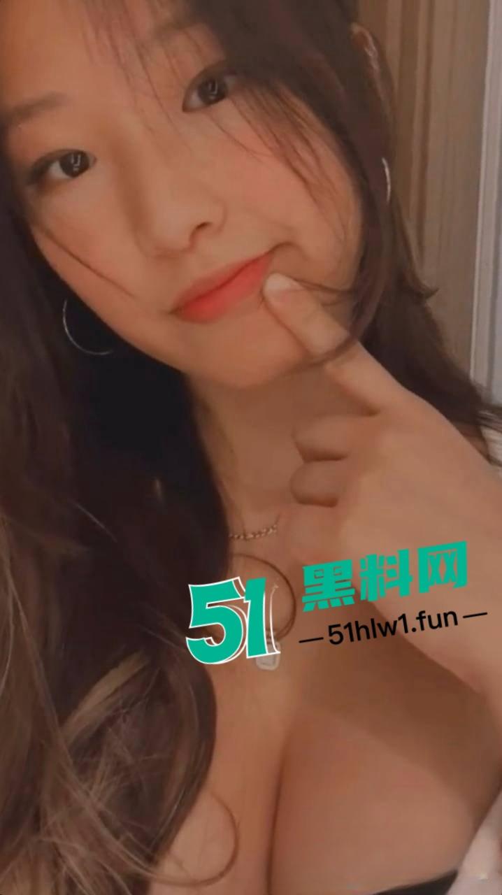 北美留学圈第一骚母狗【陈晞文】露奶露逼勾男同学,沉迷黑人大鸡吧抽插顶到子宫嗷嗷叫!-8