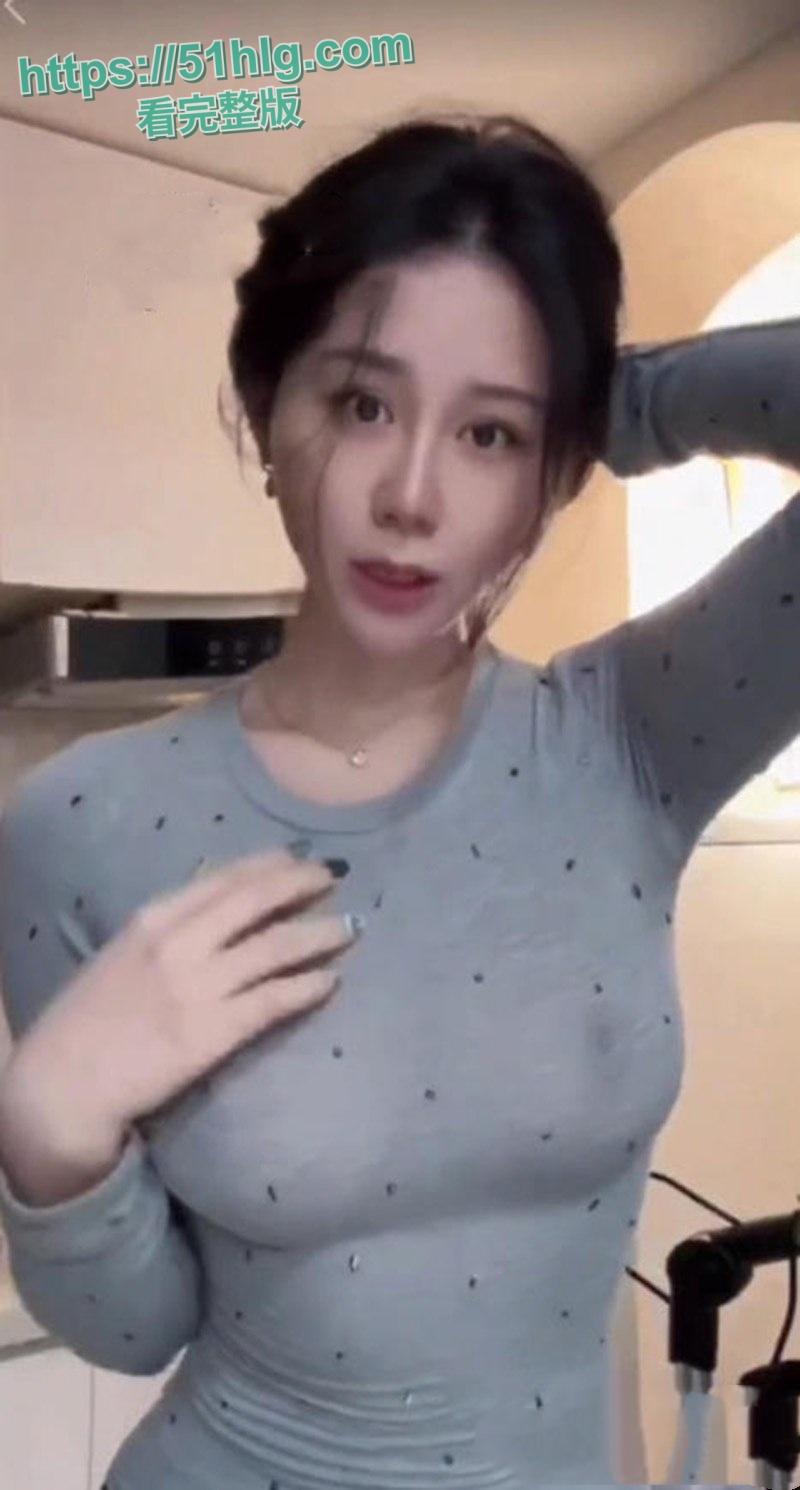 【浙江】健身教练【Monica】咸鱼卖货内卷升级!真空卖衣乳头若隐若现,巨乳蜂腰尽显淫荡本色-2