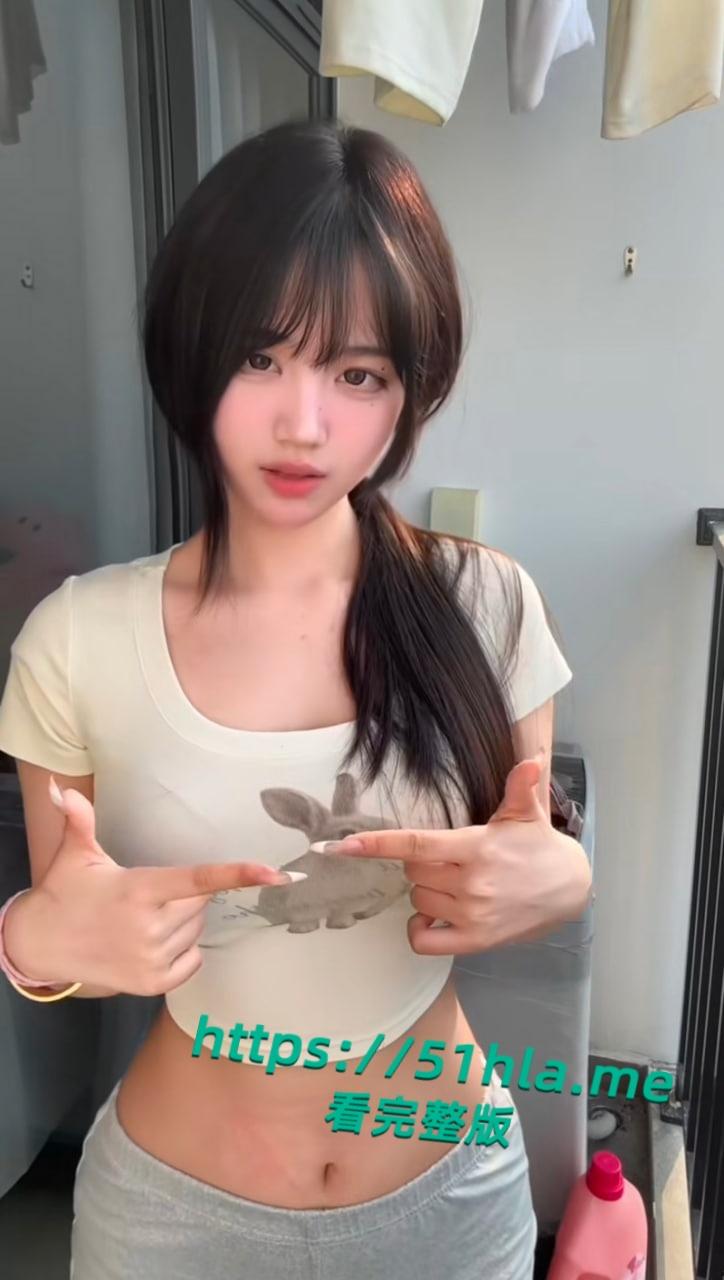 抖音极品网红【喝多了想兔】下海前视频被粉丝扒出,各种情趣装一网打尽,性感身躯搔首弄姿诱惑十足!-6