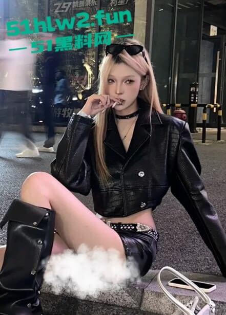 独家曝光！浙江杭州红包女气质23岁反差骚鸡贱逼【李乐】私下发骚约操大哥，钟点房黑丝暴力后入爆干！-4