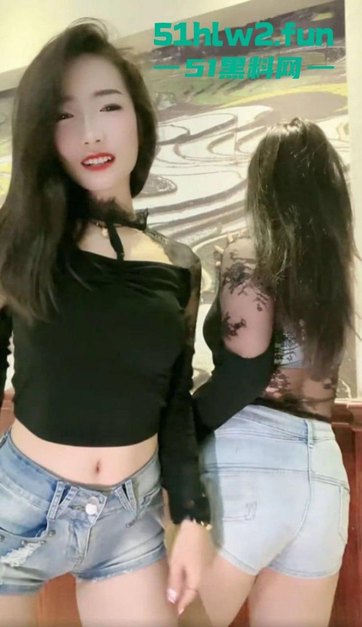 快手擦边网红【小婊妹】露骨收费福利曝光,300元欣赏自慰秀2000元线下约会干炮激情一夜。-4