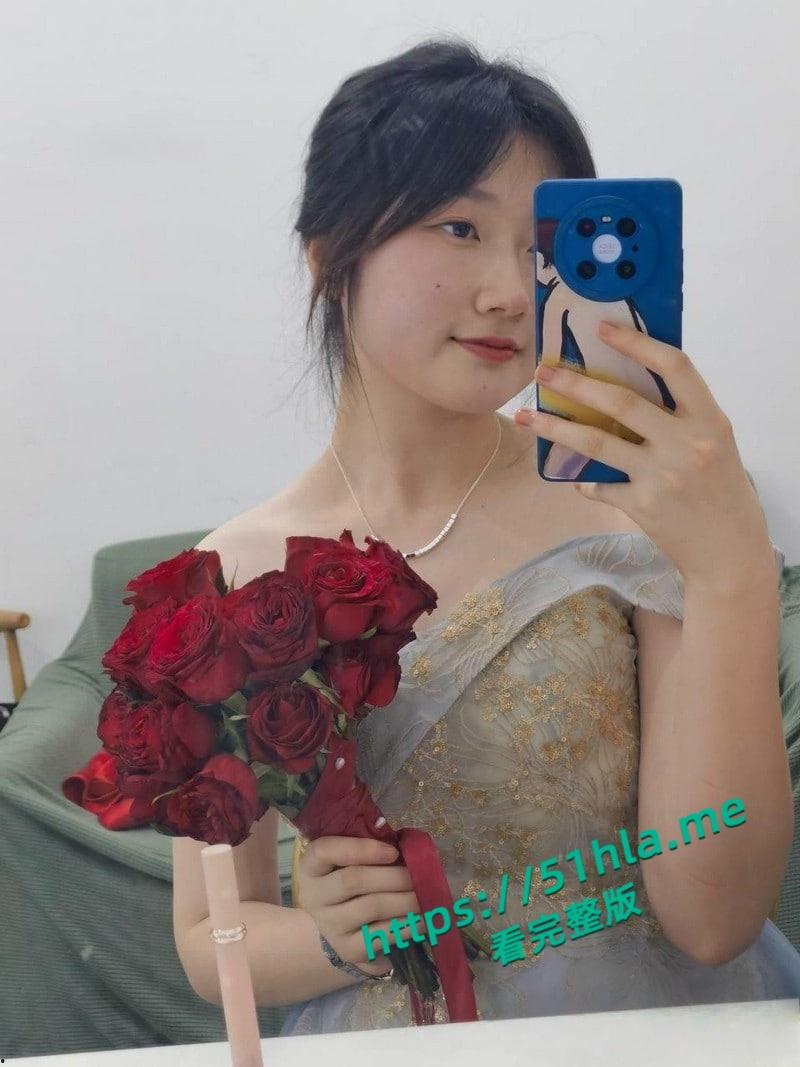 曲阜师范大学【何鑫】与男友性爱视频流出,白嫩胴体让人欲罢不能,对镜玩穴足交伺候主人超劲爆!-3