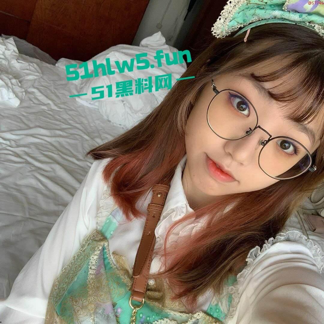 顶级身材母狗【黄乐婷】早期调教视图流出,绝美颜值性感尤物,婚后被金主曝光。-8