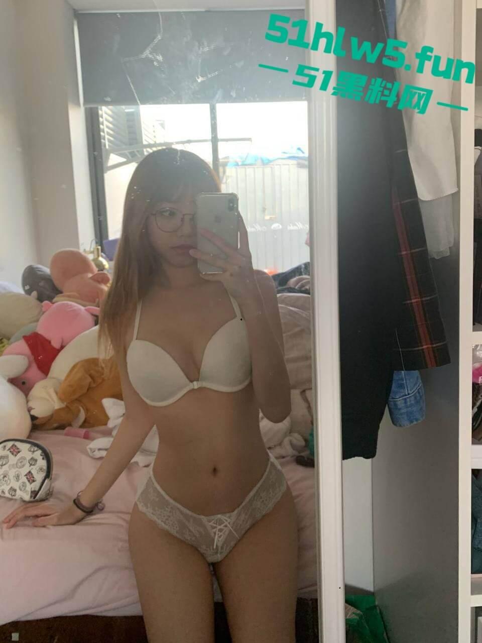 顶级身材母狗【黄乐婷】早期调教视图流出,绝美颜值性感尤物,婚后被金主曝光。-13