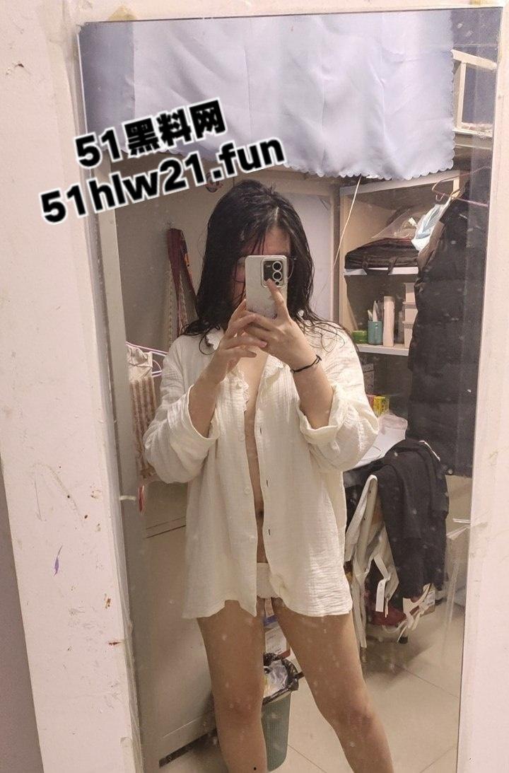 洛阳师范学院【王钦辉】在男友面前清纯如雪，在外面却骚如母狗经常约炮。-6