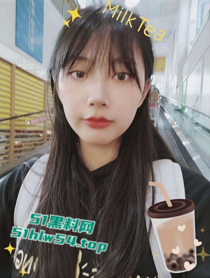 瓜友投稿曝光自己反差女友，喜欢镜前看自己被操，淫荡模样 母狗属性简直拉满！-1