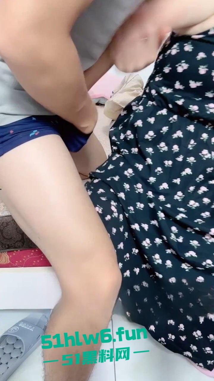 大神强奸性感小嫂，酒精上头半推半就强推小嫂，撅起屁股被暴力输送抽插 插的嫂子淫叫不止。-2