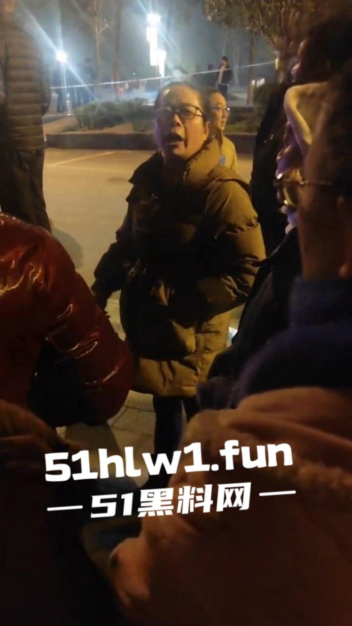 女人出轨男人怒砍情敌，既然都带走一个了，咋不顺手多带一个？反正是三人行的事！-3