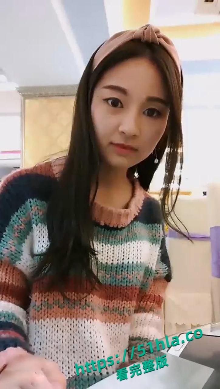 主持专业大三学生妹【桑桑】兼职带着跳蛋主持婚礼直播，金主远程操作跳蛋，边主持边高潮震撼全场！-3