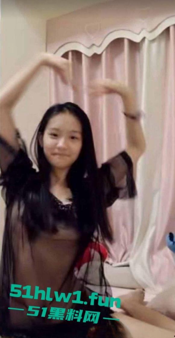 莆田酒店前台【刘芯梦】曝光经理客房做爱调教，母狗自拍泄密小嫩妹嫩穴堪称顶级母狗。-7