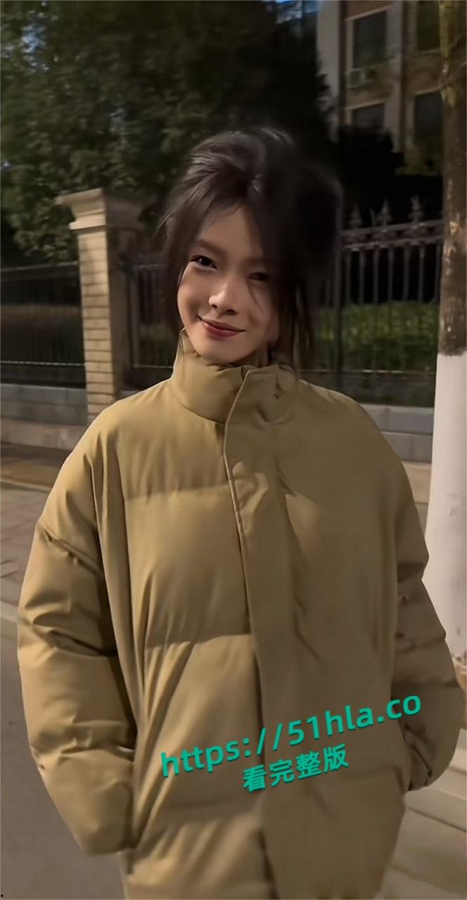 抖音47万粉超清纯网红【钟无艳】定制私拍曝光，身穿JK猛插粉穴，淫水喷溅场面激情炸裂！-2