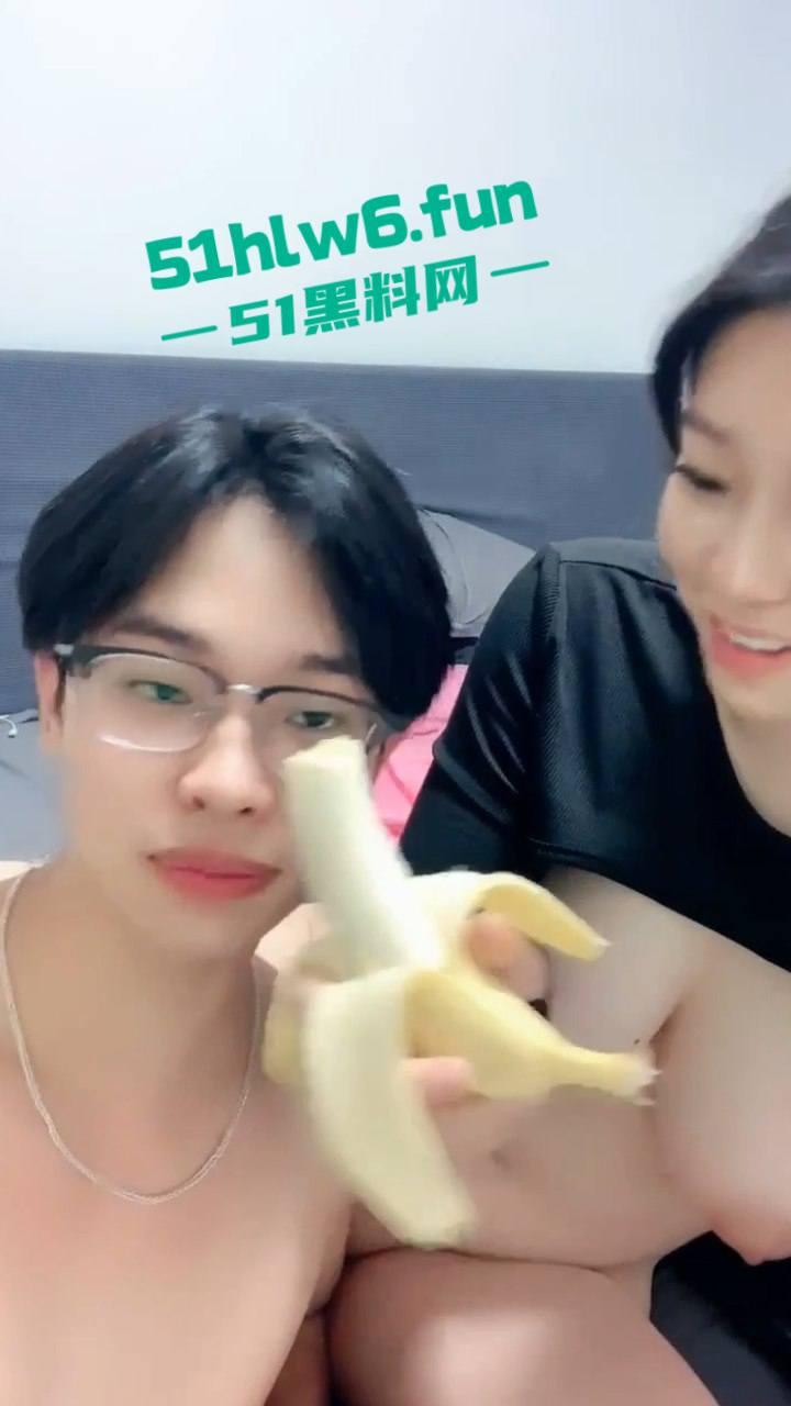 高颜值巨乳嫩妹,为了赚钱和男友下海镜头前疯狂性爱,两颗大奶被操的摇晃不断无套内射淫荡至极。-6