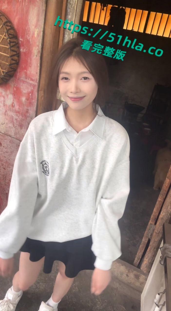 抖音47万粉超清纯网红【钟无艳】定制私拍曝光，身穿JK猛插粉穴，淫水喷溅场面激情炸裂！-4