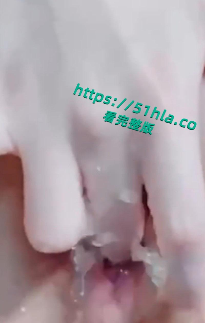 抖音47万粉超清纯网红【钟无艳】定制私拍曝光，身穿JK猛插粉穴，淫水喷溅场面激情炸裂！-7