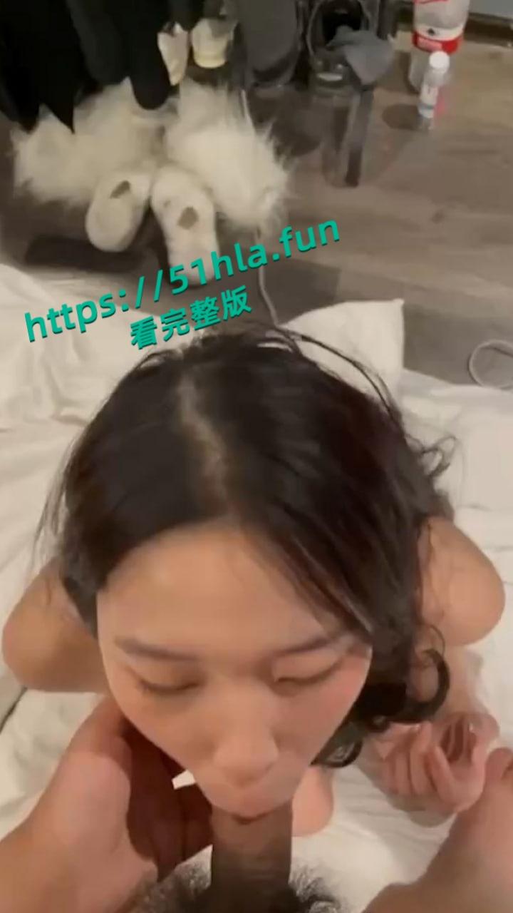 北海职业学院大四骚鸡【何丽芳】性爱视频流出,吵架后约炮友玩内射,复合再让男友无套狂欢!-4