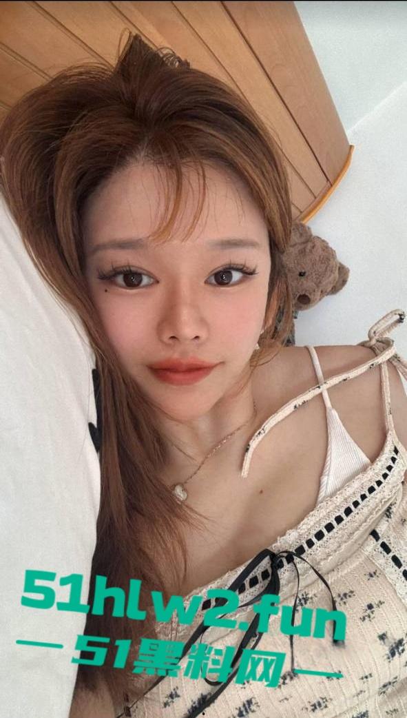 重庆黔江反差母狗【姚欢】艺名田羽希,在北京帝都卖淫竟遇熟人被偷录后遭到了曝光。-3