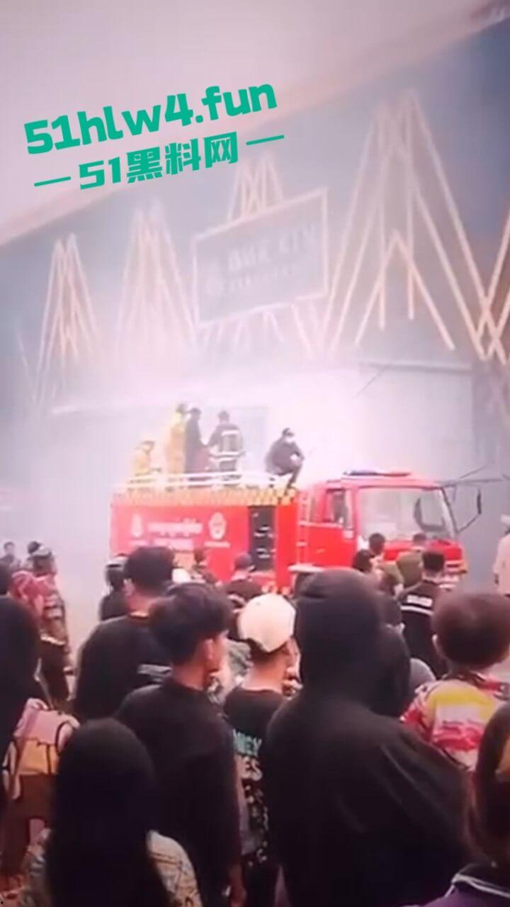 柬埔寨班迭棉吉省，波贝鑫钻汇KTV突发大火疑似是仇敌帮派报复，伤亡情况尚未公布。-5