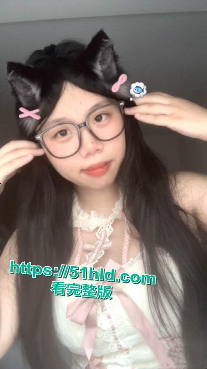 河南周口【胡邱瑜】网调视频曝光，乖乖女秒变骚母狗露脸摸奶，叫爸爸反差到极致！-3