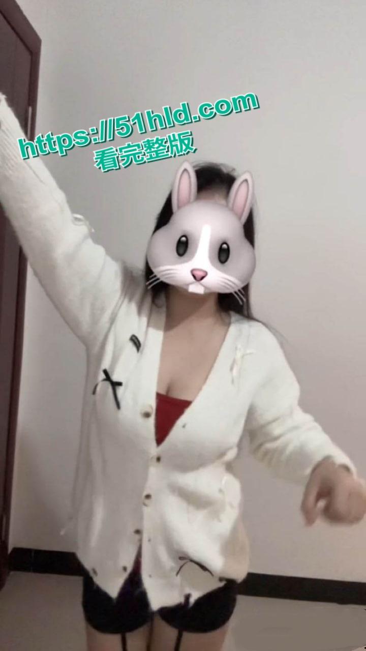 河南周口【胡邱瑜】网调视频曝光，乖乖女秒变骚母狗露脸摸奶，叫爸爸反差到极致！-4