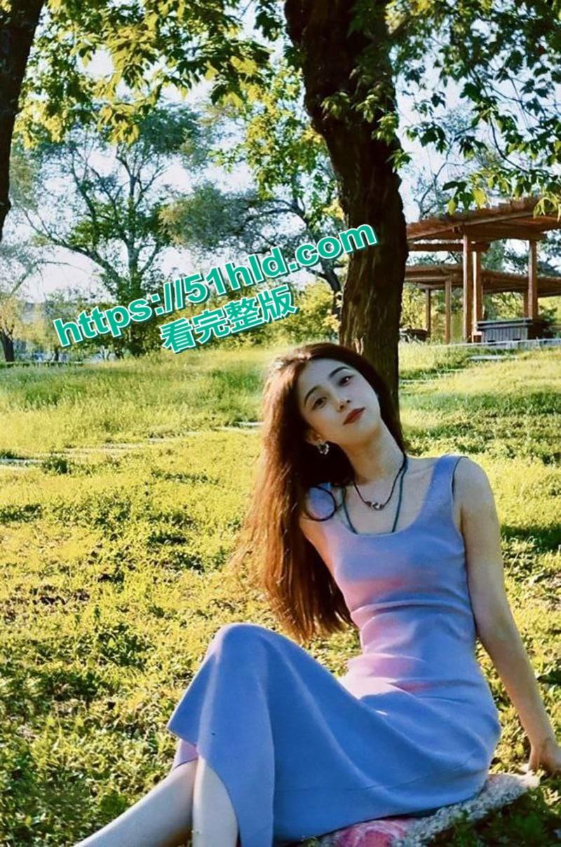 西安音乐学院【陈蓉】约炮前男友视频被现任怒爆，口交熟练技术肥臀巨乳爆辣身材，简直就是极品炮架！-1