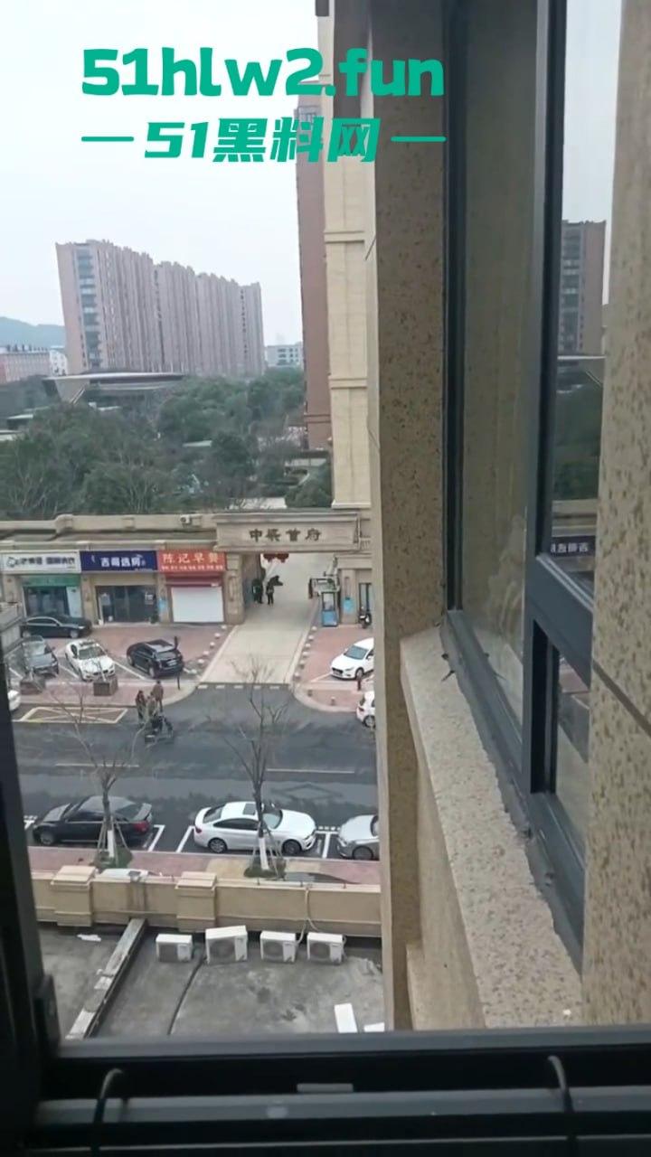 温州中梁首府一初中女生崩溃跳楼，压倒她的最后一根稻草居然是寒假作业？？-4