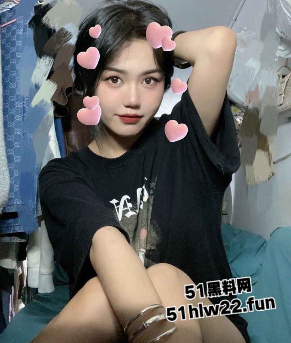 新疆高颜值尤物【斯琴】 高挑身材性感女神,男友玩的非常开放带闺蜜遭男友带兄弟轮操轮奸。-6