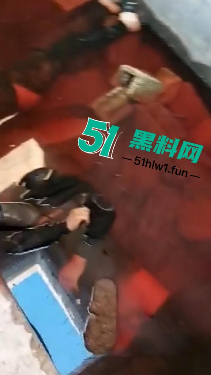 【血腥恐怖慎点】叙利亚惨烈现状沙姆解放组织，在当地肆意杀人视百姓如牛马，人民生活堪比地狱抛尸现场被曝光。-1