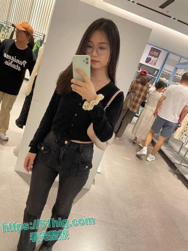 深圳北航校花【赵蕊】性感约炮!红色蕾丝情趣装引诱满场, 雪白嫩体爆发无限快感,骚态撩人-5