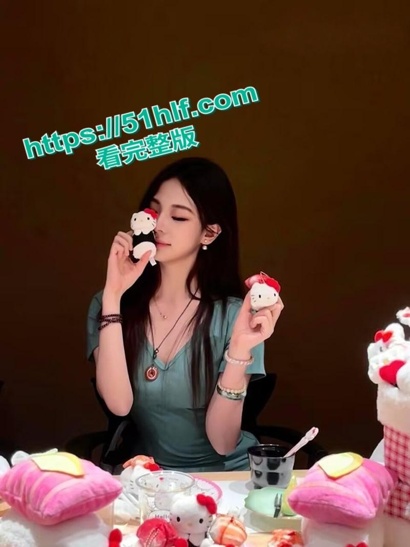 南宁师范大三学姐【许嘉阳】与炮友性爱视频流出，香嫩软舌灵活口交被正面无套狂怼，眼泪都操出来了！-2