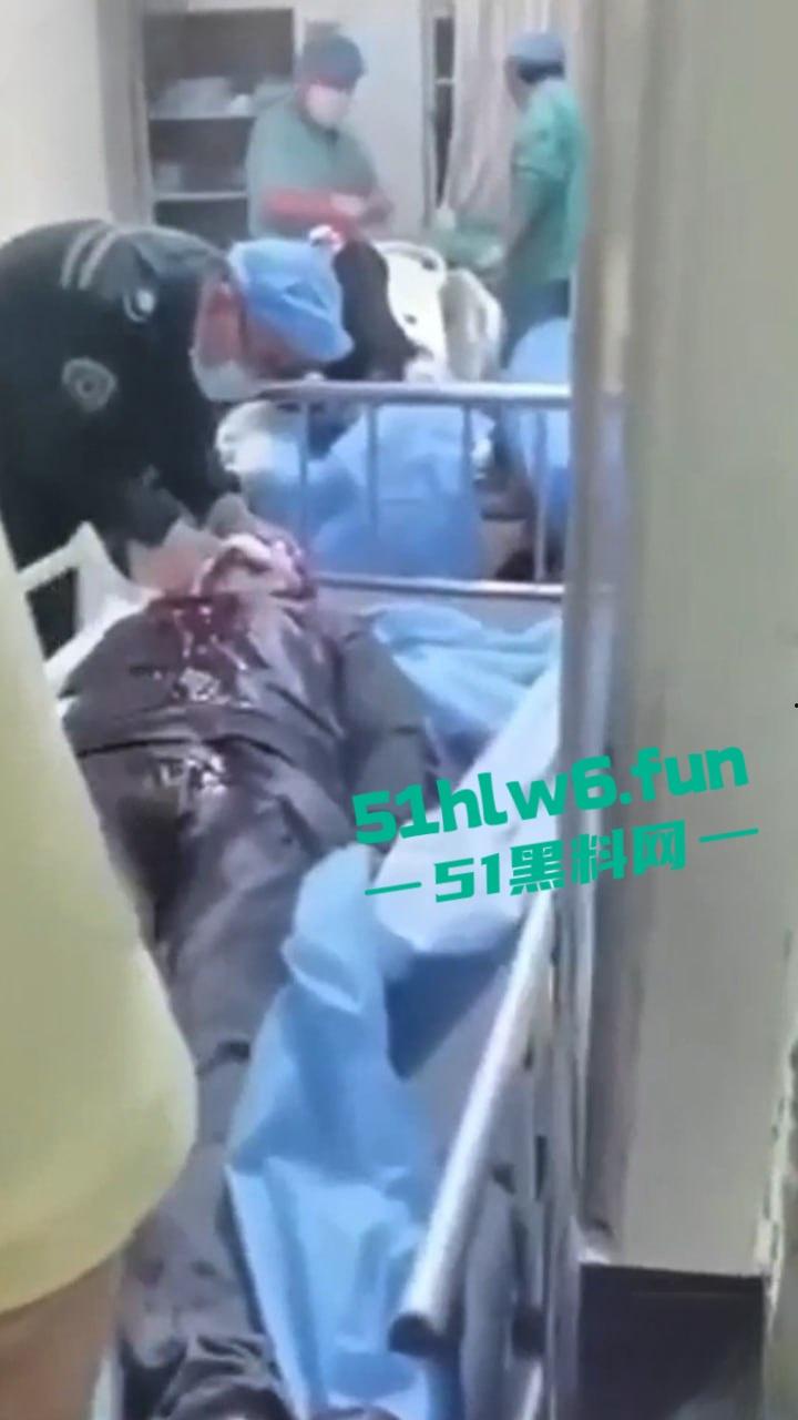 秦皇岛红桥里砍人事件，持刀报复社会在大街上见人就砍，据说有20多人被砍官媒竟急速删贴。-6